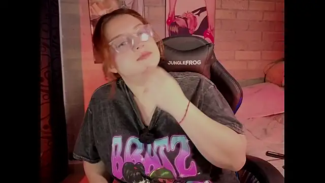 Mia Franklyn online show from February 19, 1:23 am