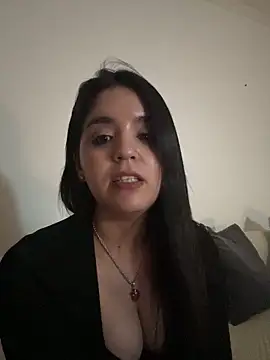 bebitas2  online show from May 6, 9:53 pm
