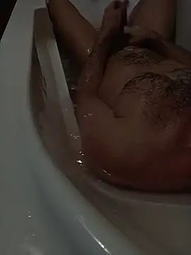 Snapshot of Masztisfiu2 chatting on March 18, 6:05 am Masztisfiu2 online show from March 18, 6:05 am