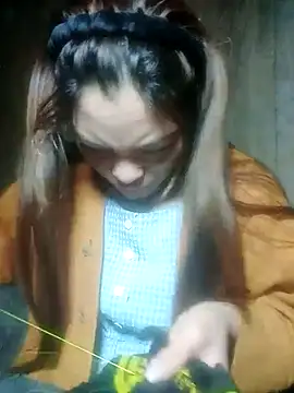 jjennyyy online show from May 1, 1:43 am