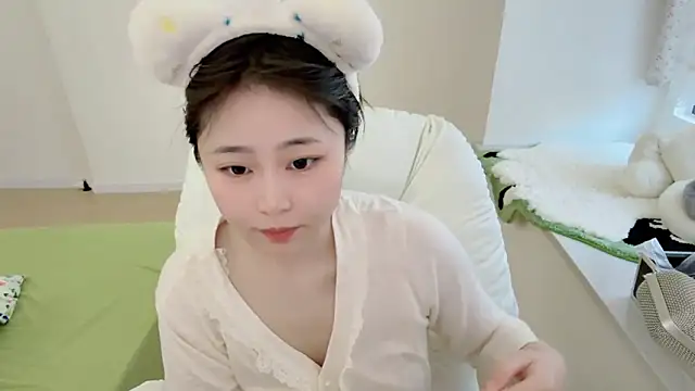 Snapshot of Onefiona chatting on March 30, 6:47 am Onefiona online show from March 30, 6:47 am