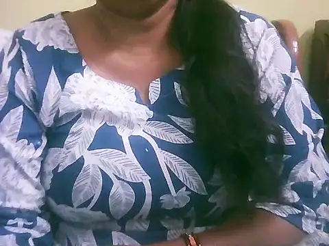 Snapshot of mohini_bhabhi chatting on May 3, 7:47 am mohini bhabhi online show from May 3, 7:47 am
