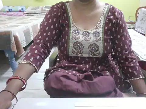 Snapshot of mohini_bhabhi chatting on May 13, 8:12 am mohini bhabhi online show from May 13, 8:12 am