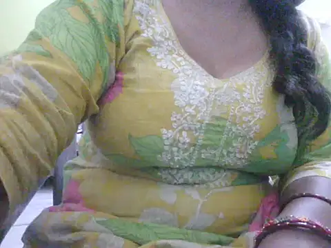 Snapshot of mohini_bhabhi chatting on May 16, 11:53 am mohini bhabhi online show from May 16, 11:53 am