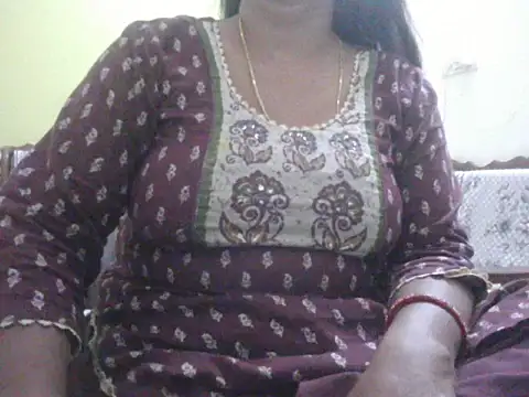 Snapshot of mohini_bhabhi chatting on June 22, 9:17 am mohini bhabhi online show from June 22, 9:17 am