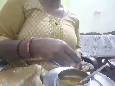 Snapshot of mohini_bhabhi chatting on June 25, 7:13 am mohini bhabhi online show from June 25, 7:13 am