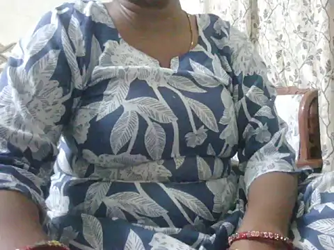 Snapshot of mohini_bhabhi chatting on July 28, 12:12 pm mohini bhabhi online show from July 28, 12:12 pm