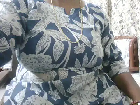 Snapshot of mohini_bhabhi chatting on July 28, 4:16 pm mohini bhabhi online show from July 28, 4:16 pm