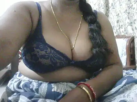Snapshot of mohini_bhabhi chatting on July 28, 4:39 pm mohini bhabhi online show from July 28, 4:39 pm