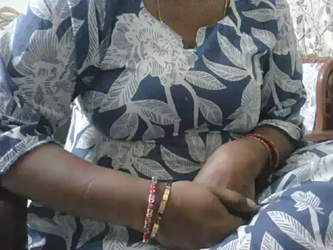 Snapshot of mohini_bhabhi chatting on July 29, 2:21 am mohini bhabhi online show from July 29, 2:21 am