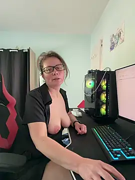 Faucettes online show from April 7, 1:11 pm