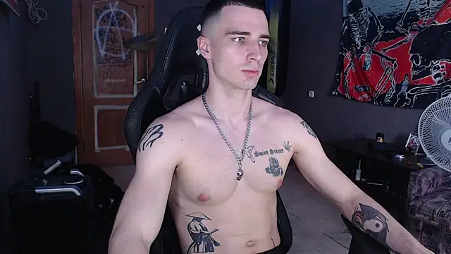 Snapshot of Jack_loveeee chatting on June 6, 9:25 am Jack loveeee online show from June 6, 9:25 am