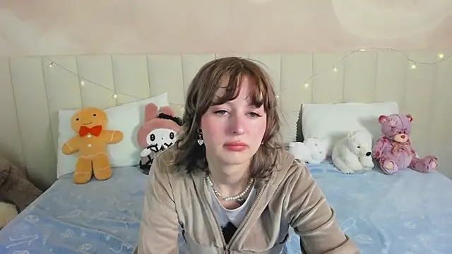 AdeleSilvy online show from June 22, 1:40 am