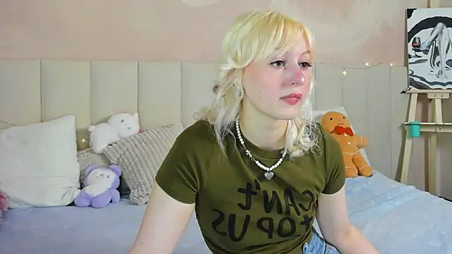 AdeleSilvy online show from August 2, 1:37 am