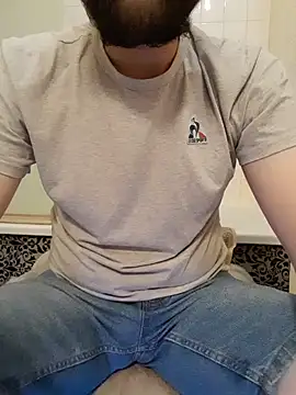 80julien online show from June 18, 7:51 pm