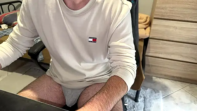 uncutboy240 online show from April 4, 6:44 am