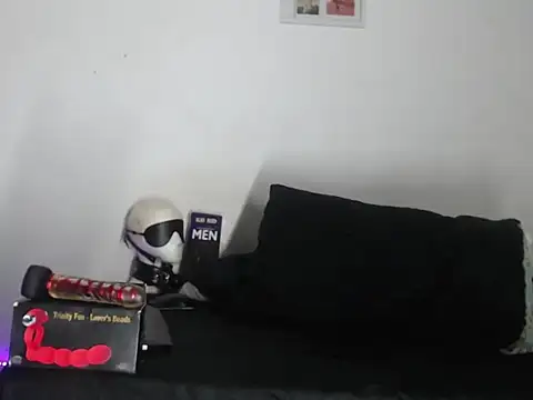 CherryH0ttie online show from May 28, 12:46 pm