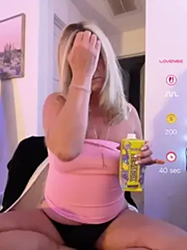 FoxyMillie online show from June 7, 2:05 am