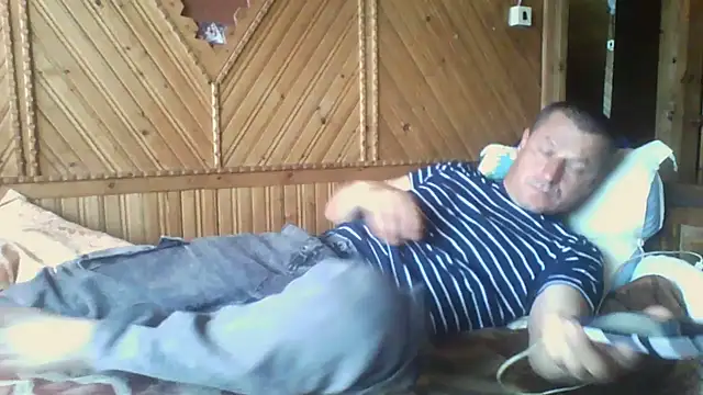 Snapshot of Ivan9iutt chatting on June 19, 8:18 am Ivan9iutt online show from June 19, 8:18 am
