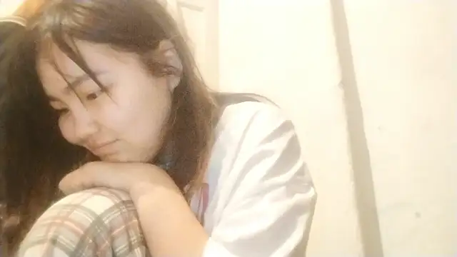 MollyAsian online show from March 5, 6:31 am