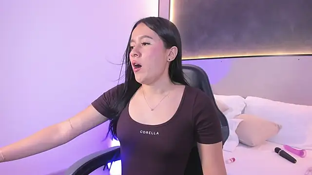 mia slora online show from June 12, 12:04 pm
