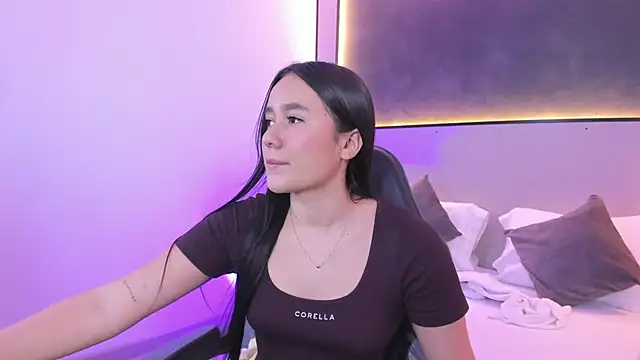 mia slora online show from July 31, 1:21 pm