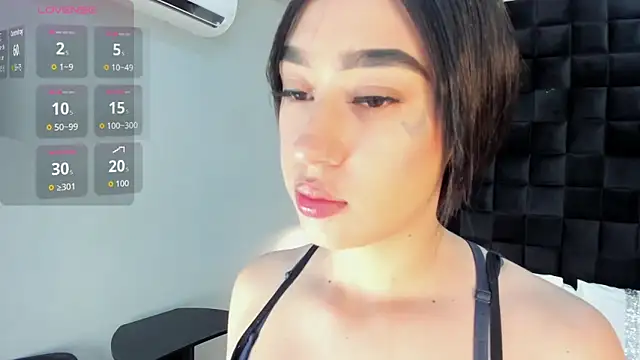 emily clarkk  online show from March 12, 8:26 pm