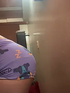 Snapshot of cristal-123 chatting on February 19, 7:21 pm cristal-123 online show from February 19, 7:21 pm