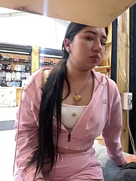 Snapshot of cristal-123 chatting on March 20, 4:34 pm cristal-123 online show from March 20, 4:34 pm