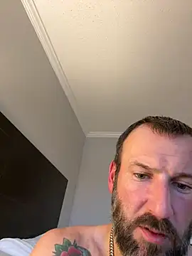 Snapshot of AverageSexFiends69 chatting on February 28, 1:01 pm AverageSexFiends69 online show from February 28, 1:01 pm