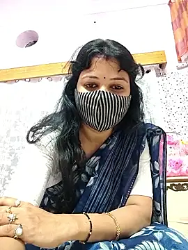 Priyaji7575 online show from February 13, 5:47 am