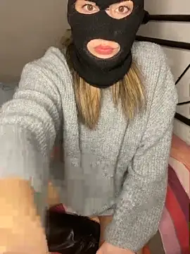 Snapshot of perver15 chatting on February 19, 7:26 am perver15 online show from February 19, 7:26 am