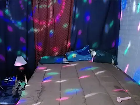 BriannaCruz24 online show from May 2, 6:51 am