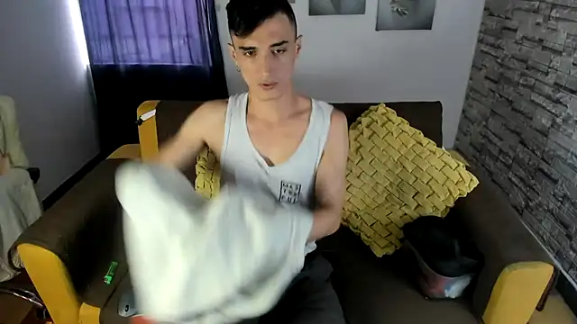 Snapshot of felipe_colinss chatting on June 9, 12:28 pm felipe colinss online show from June 9, 12:28 pm