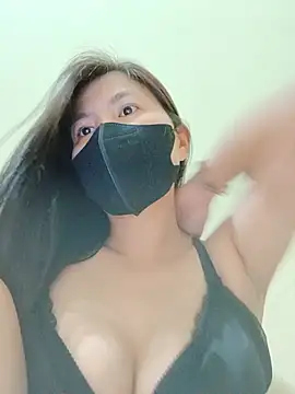 Snapshot of Lyly-68688 chatting on June 21, 9:34 am Lyly-68688 online show from June 21, 9:34 am