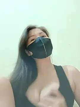 Snapshot of Lyly-68688 chatting on July 29, 1:04 am Lyly-68688 online show from July 29, 1:04 am