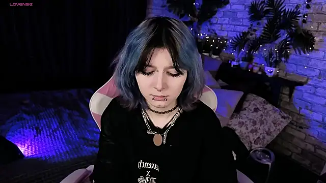 Snapshot of Ashley_Veil chatting on March 19, 8:35 pm Ashley Veil online show from March 19, 8:35 pm