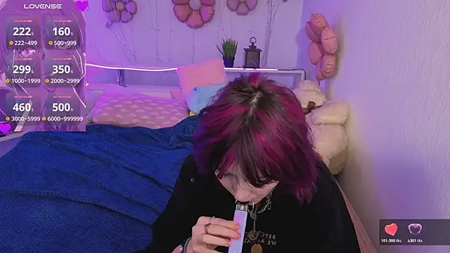 Snapshot of Ashley_Veil chatting on April 23, 8:44 pm Ashley Veil online show from April 23, 8:44 pm