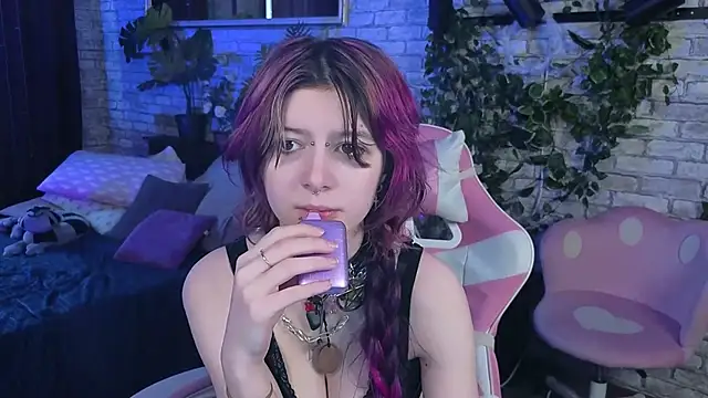 Ashley Veil online show from May 26, 1:29 pm