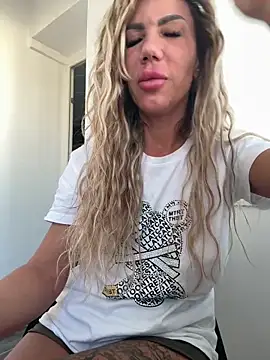 Missolevelvet online show from April 28, 3:50 pm