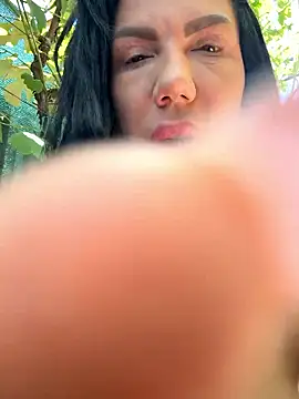 Missolevelvet online show from June 18, 8:47 am