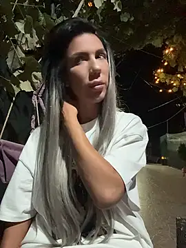 Missolevelvet online show from July 11, 8:55 pm