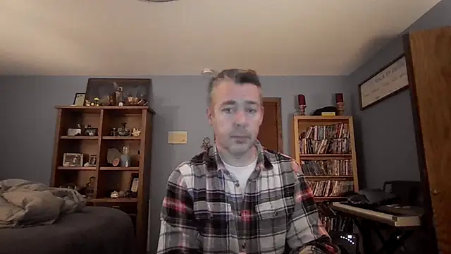 chrisw8140 online show from February 15, 3:47 am