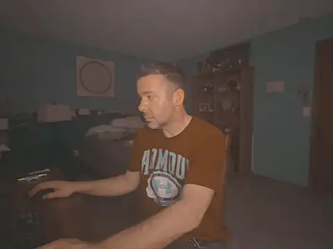 chrisw8140 online show from June 14, 7:43 am