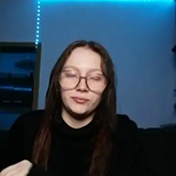 YoungLisaa18 online show from January 19, 4:00 pm