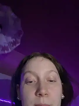 YoungLisaa18 online show from February 10, 7:51 pm