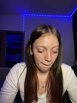 YoungLisaa18 online show from March 12, 8:04 pm