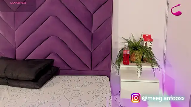 Meeganfoox online show from March 12, 3:45 am