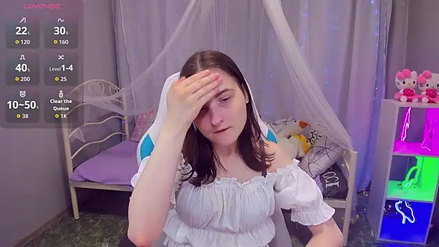 Snapshot of KiraDuvall chatting on May 10, 3:50 pm KiraDuvall online show from May 10, 3:50 pm