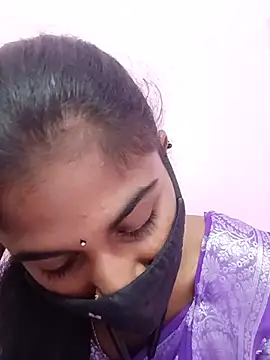 Tamil Hot RoyalQueen online show from June 7, 6:33 pm
